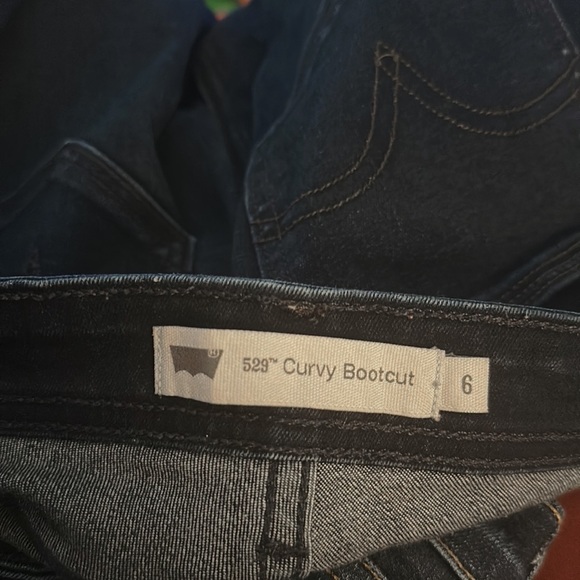 529 curvy Bootcut Levis - Picture 3 of 3